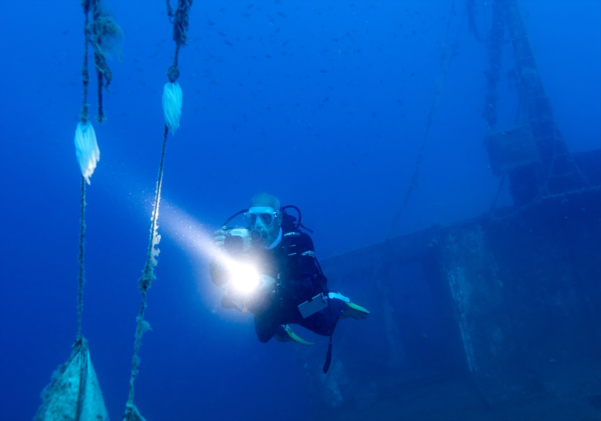 Karaburun su altı güzellikleri ilgi çekiyor