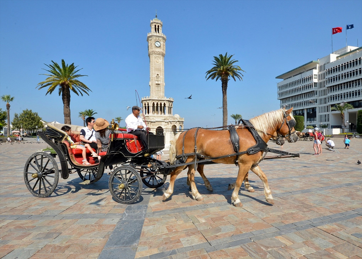 İzmir'in fayton atları polis oldu!