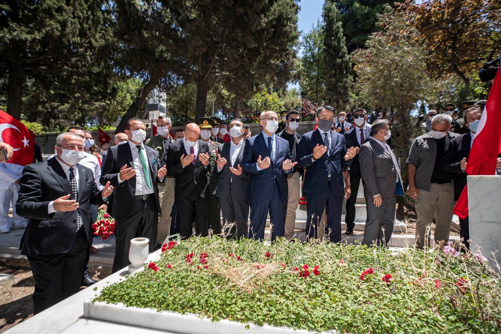 Kadifekale Şehitliğinde anma töreni