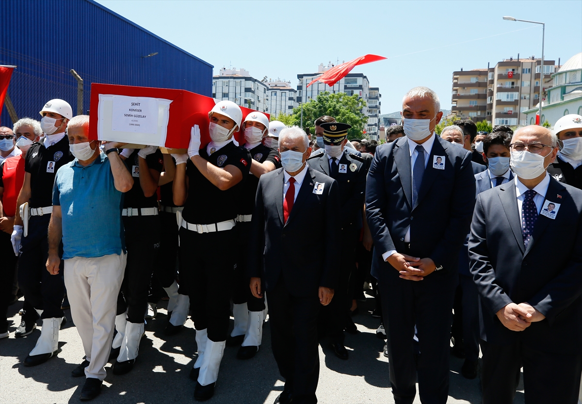 İzmir şehidini son yolculuğuna uğurladı!