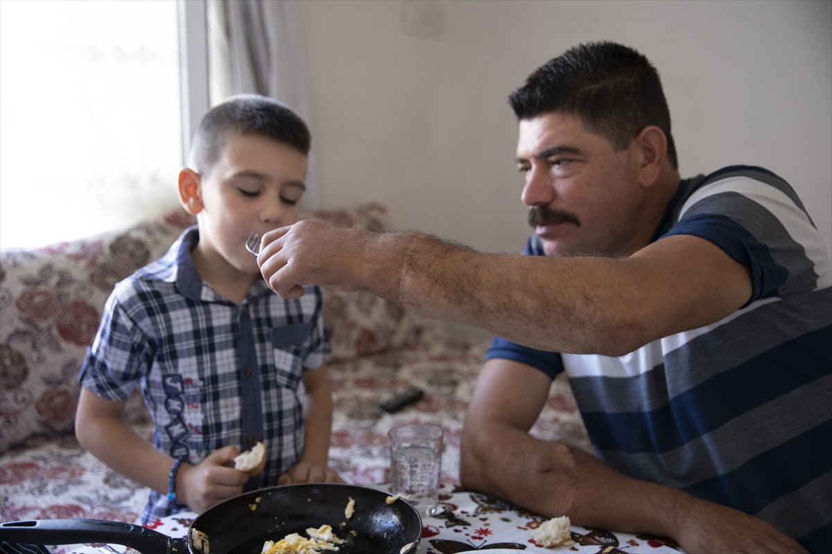 Türkiye'nin ilk çift kol nakilli hastası kollarına gözü gibi bakıyor!