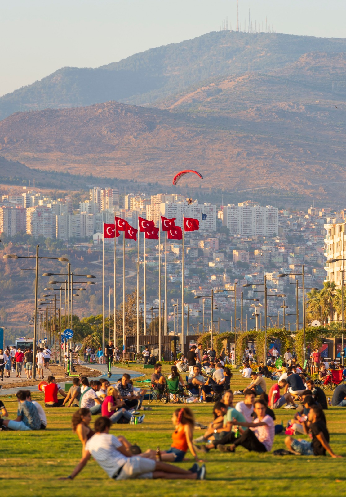 İzmir semalarında zafer kutlaması