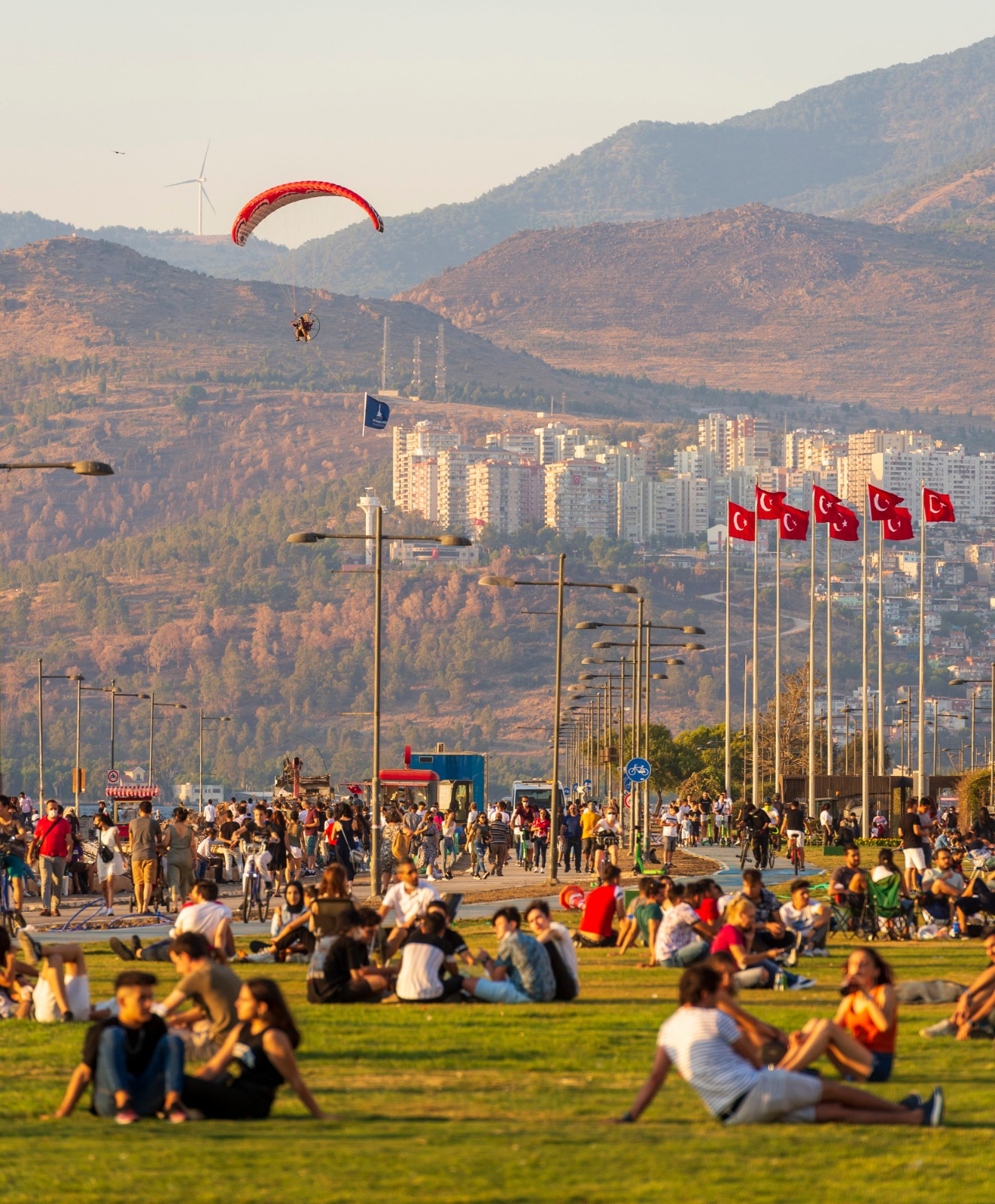 İzmir semalarında zafer kutlaması