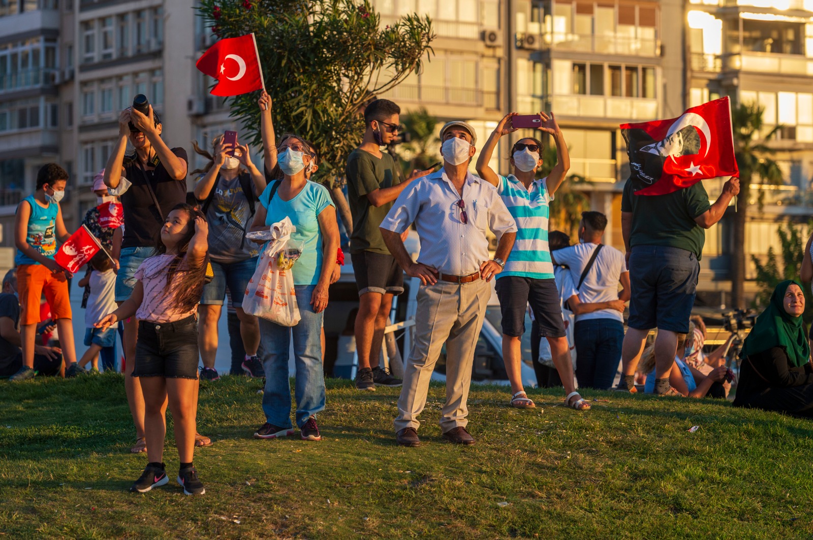İzmir semalarında zafer kutlaması