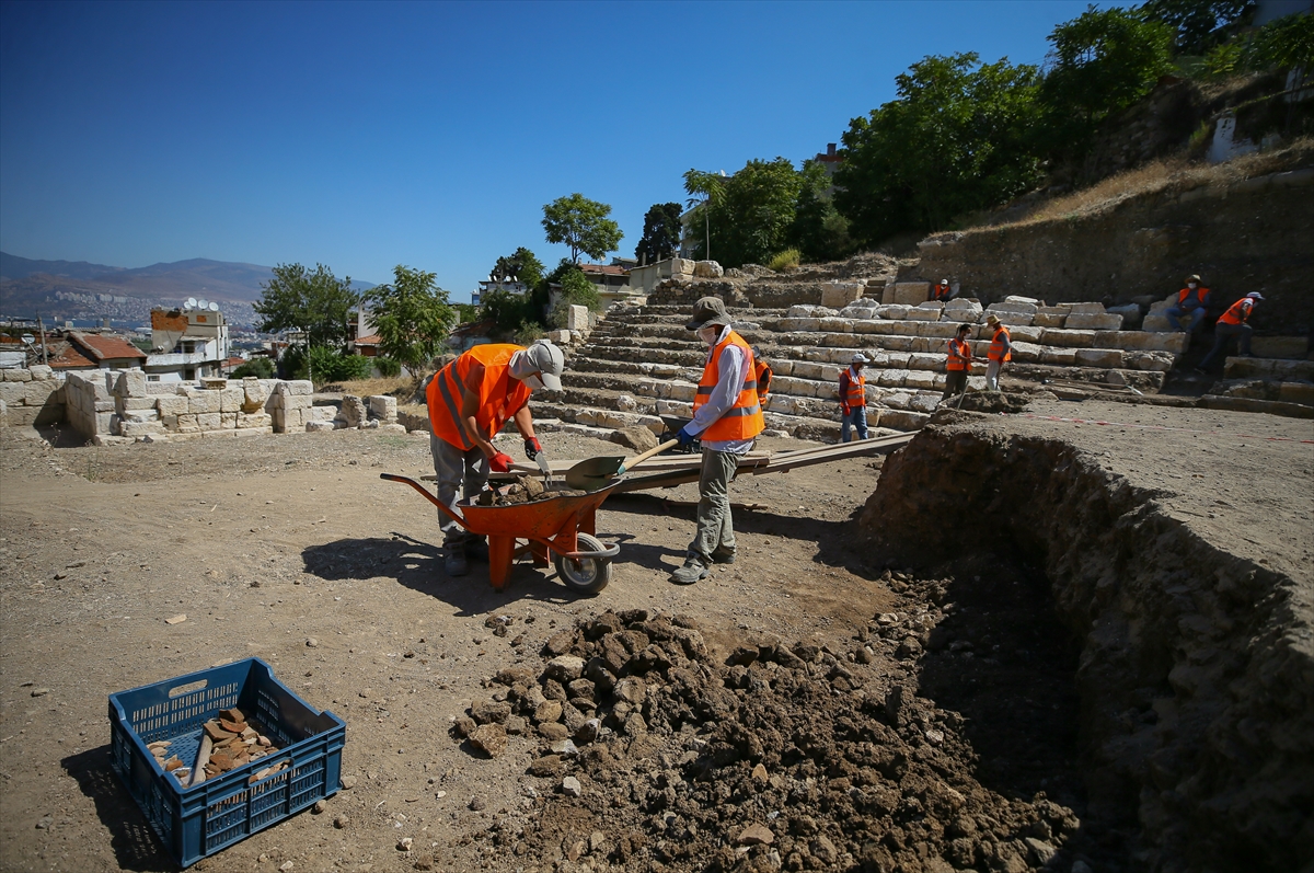 'Satyros' kabartması restore ediliyor