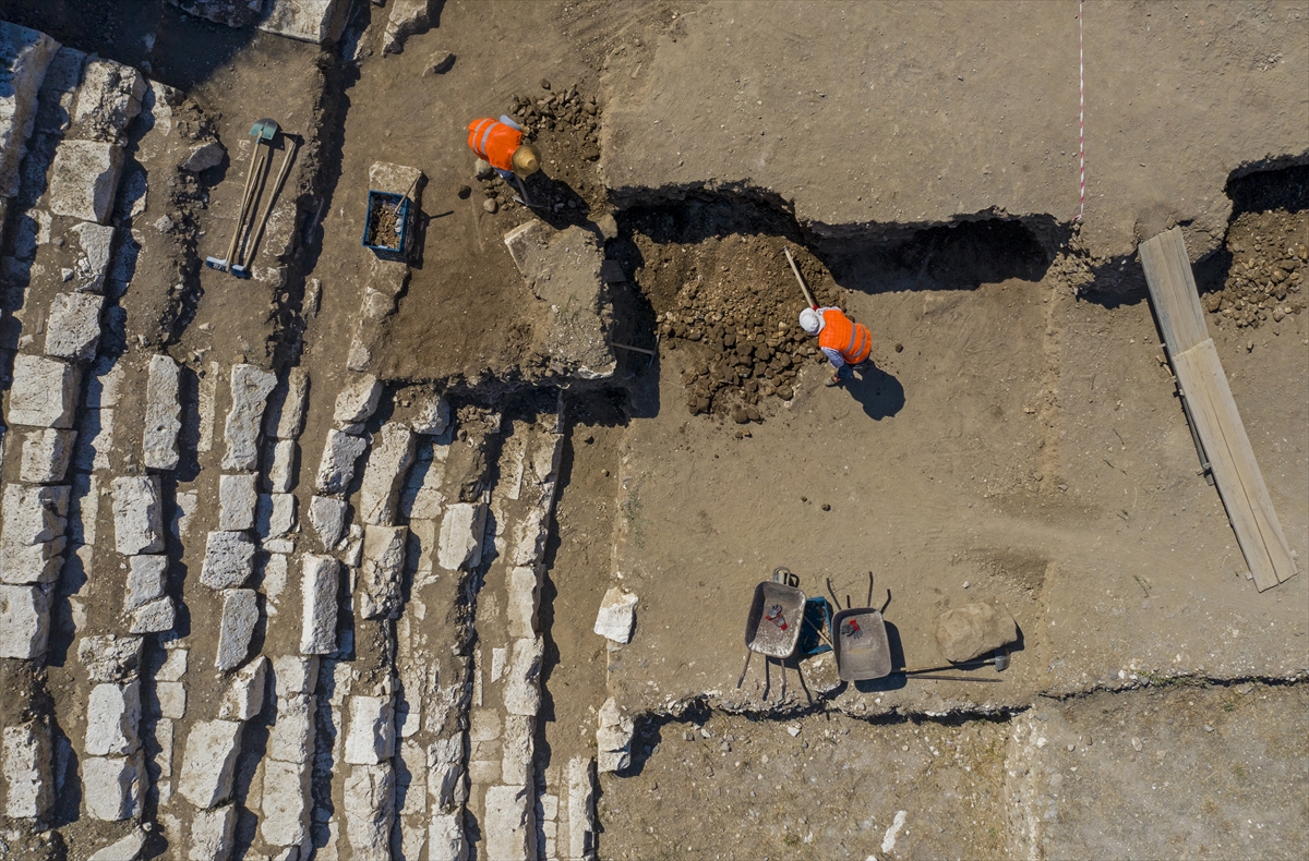 'Satyros' kabartması restore ediliyor
