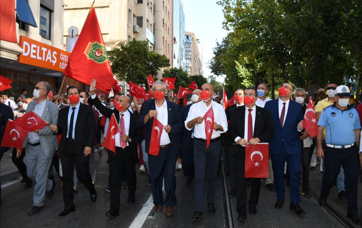 İzmir'i 9 Eylül coşkusu sardı!