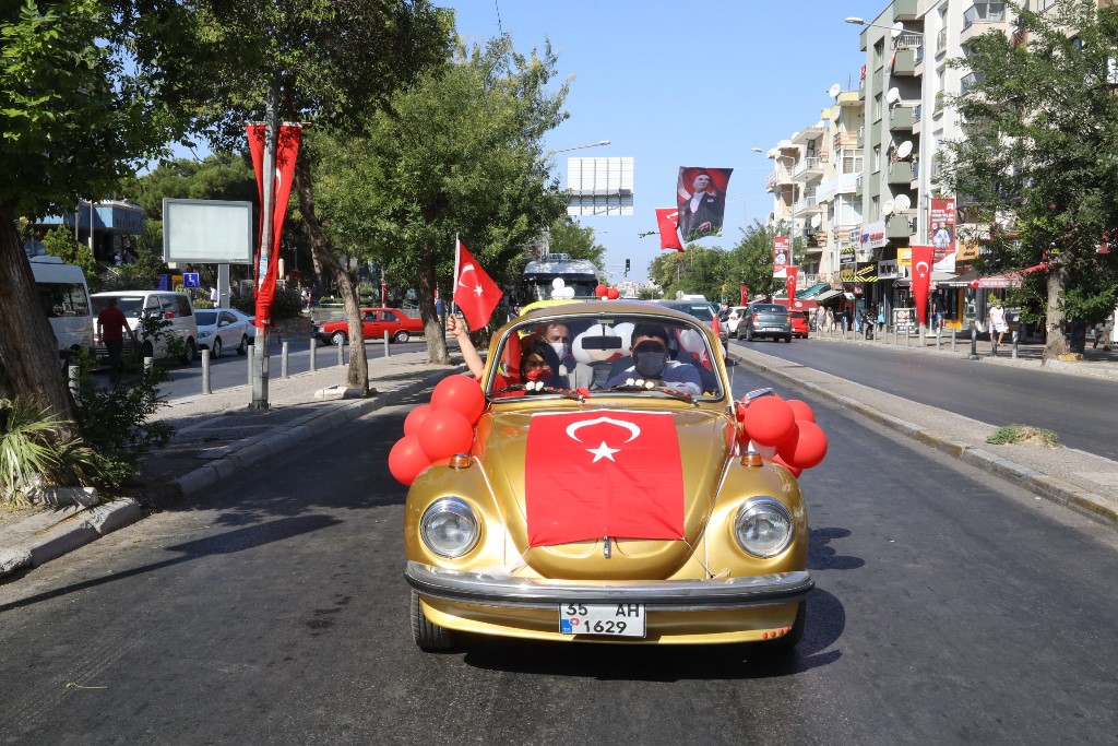 Buca’da renkli 9 Eylül korteji