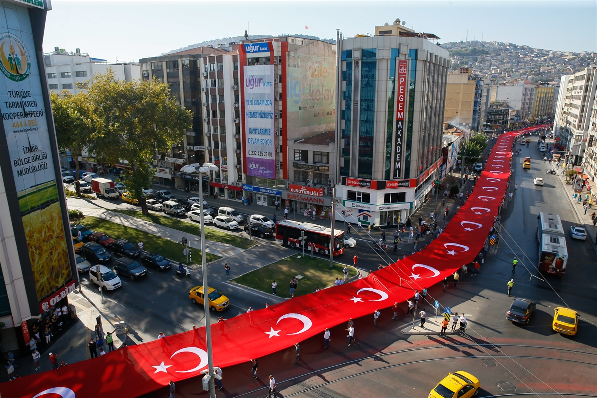 İzmir'i 9 Eylül coşkusu sardı!