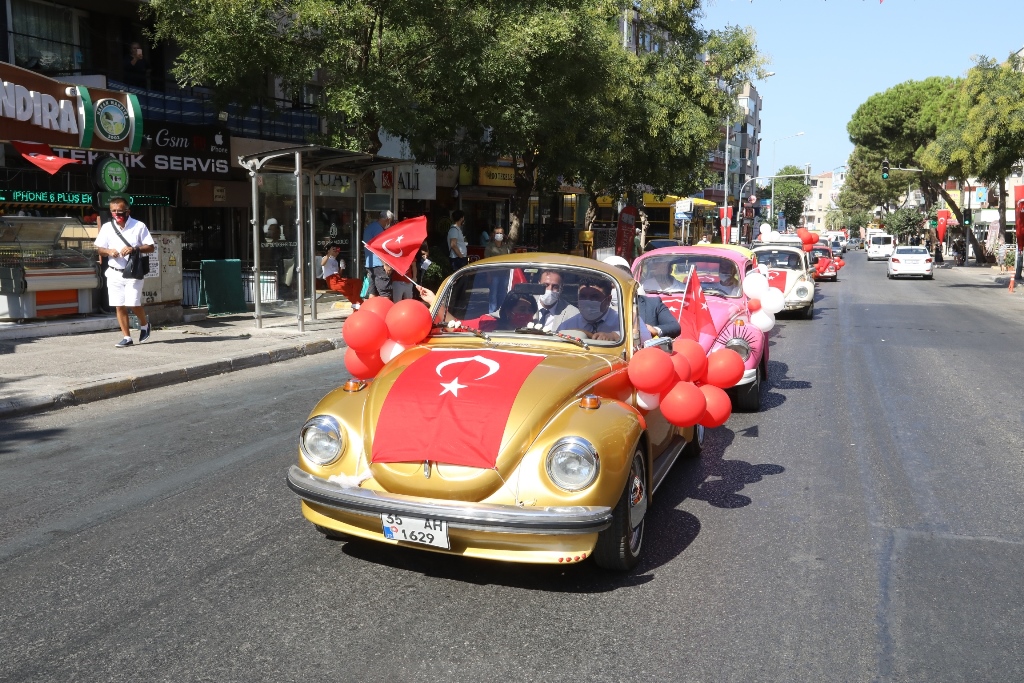 Buca’da renkli 9 Eylül korteji