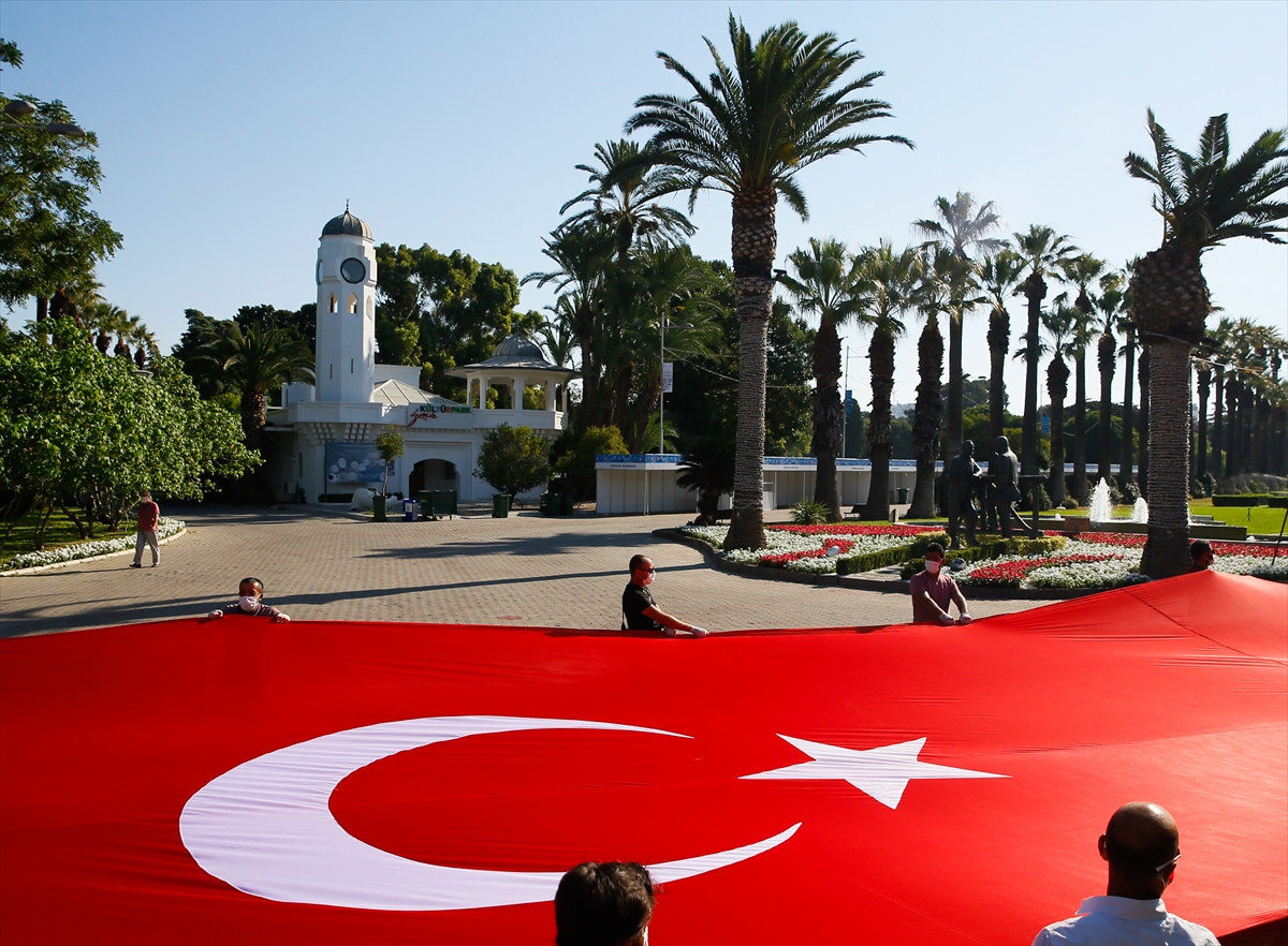 İzmir'i 9 Eylül coşkusu sardı!