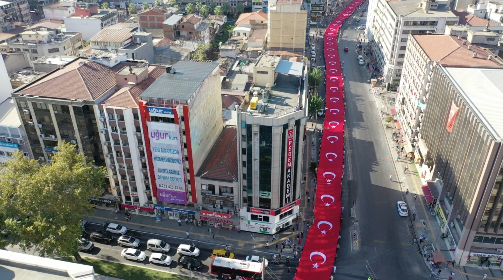 İzmir'i 9 Eylül coşkusu sardı!