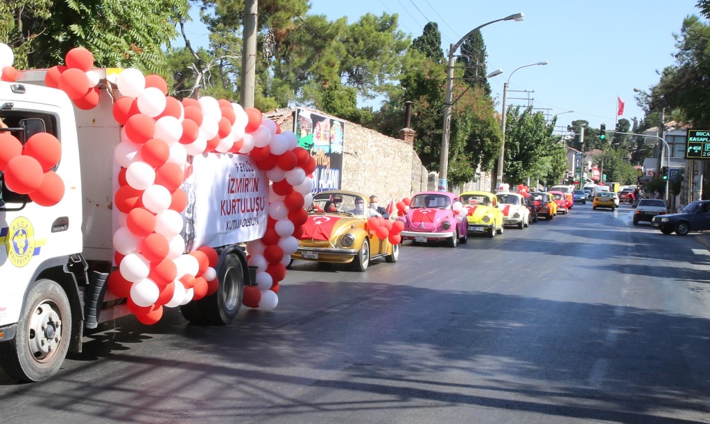 Buca’da renkli 9 Eylül korteji