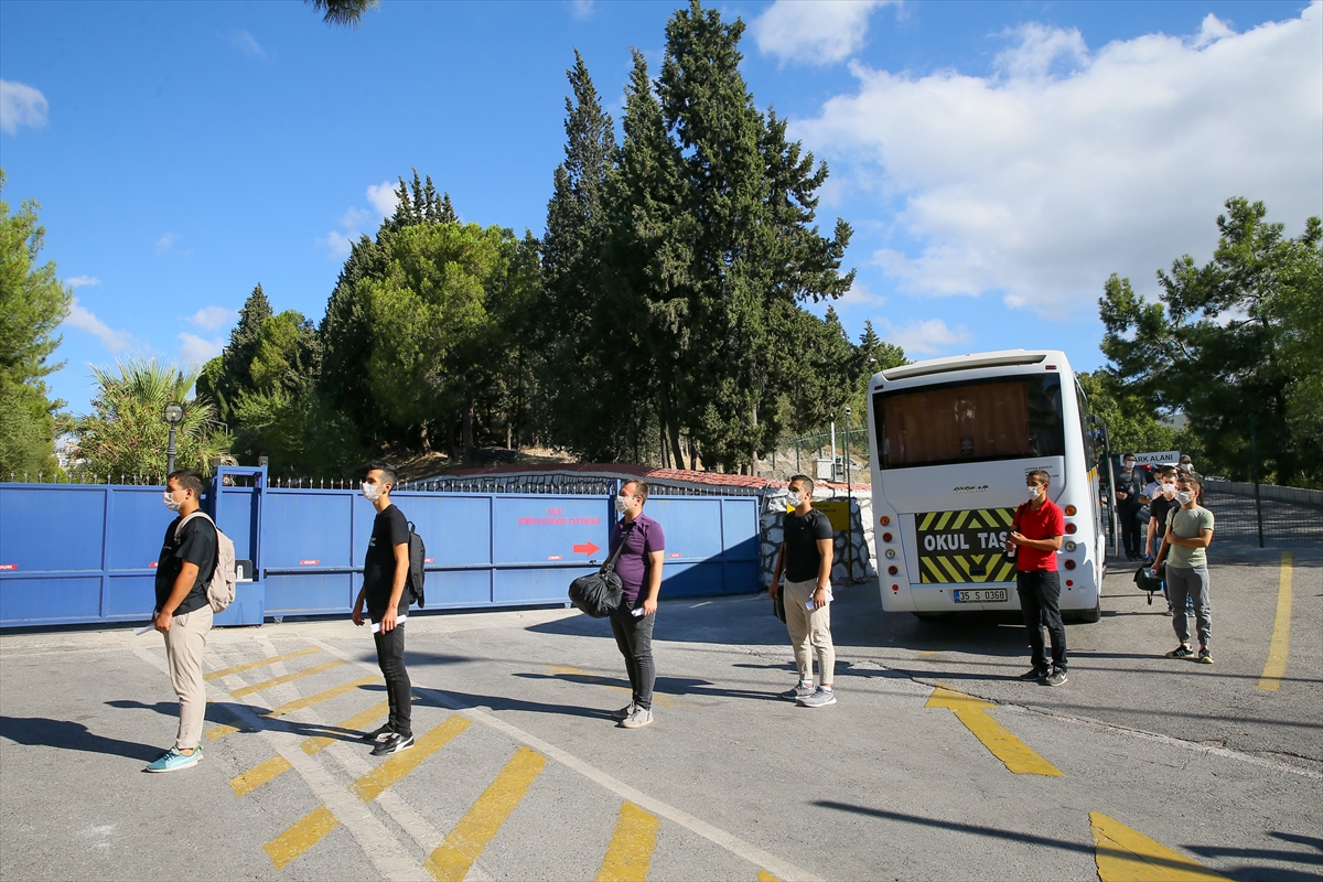 Mehmetçiğin pandemi gölgesinde zorlu eğitimi