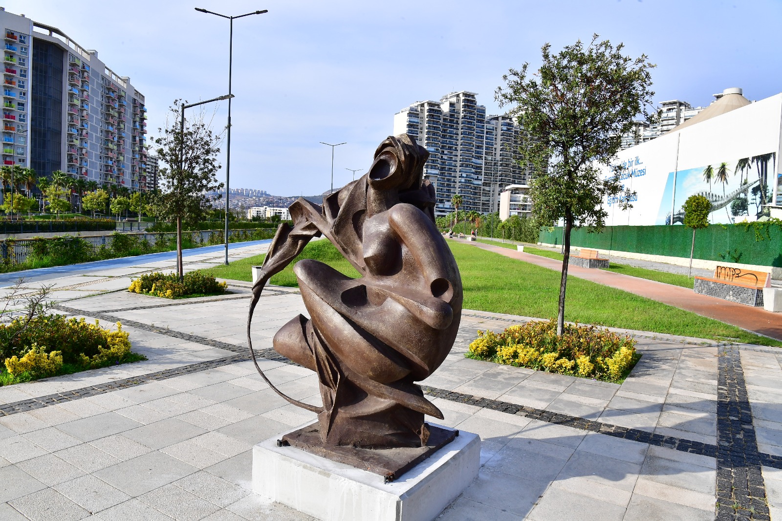 Heykel Çalıştayı’nda üretilen eserler artık Halk Park’ı süslüyor