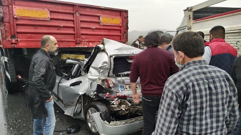 İzmir'de 9 aracın karıştığı zincirleme trafik kazası: 10 yaralı