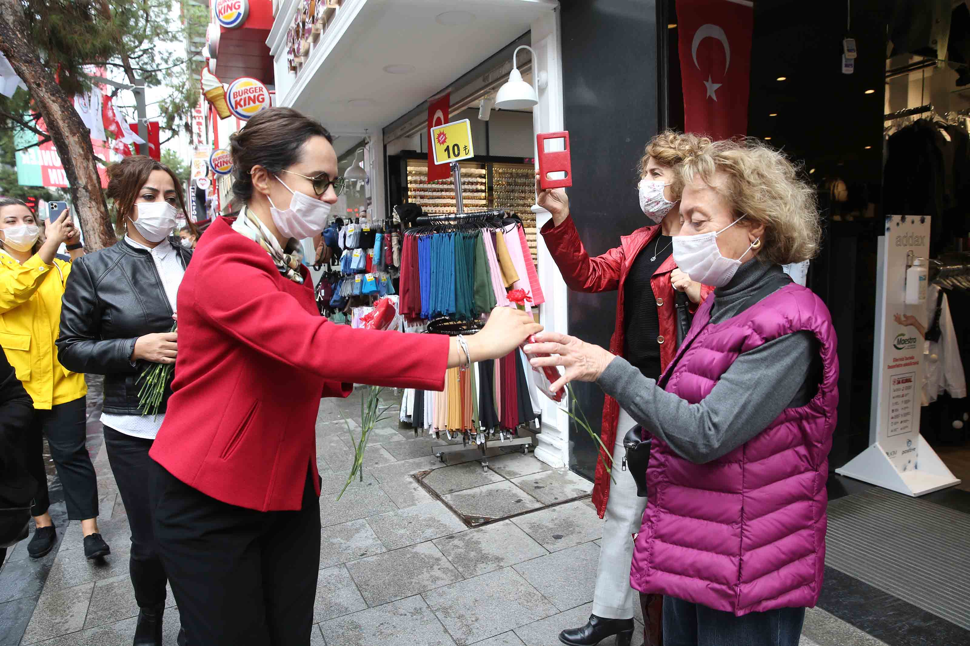 Karşıyaka’yı bayram coşkusu sardı!