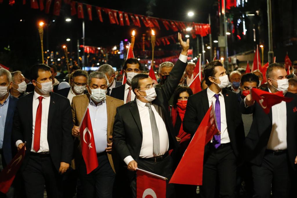 Cumhuriyet Bayramı ateşi Konak’tan yayıldı