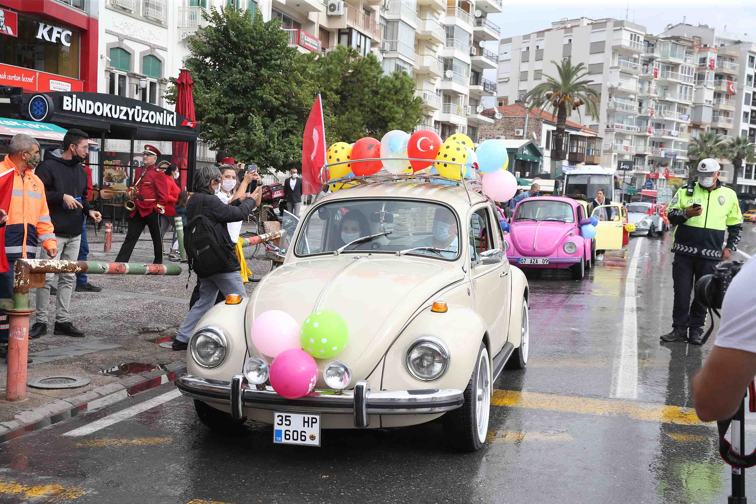 Karşıyaka’yı bayram coşkusu sardı!