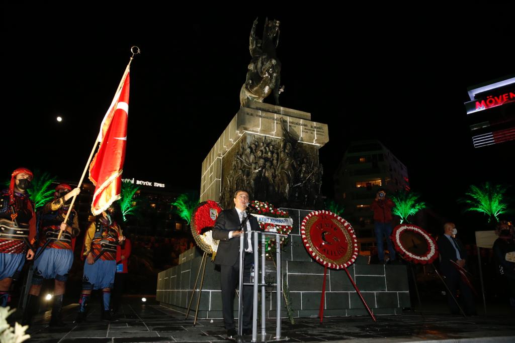 Cumhuriyet Bayramı ateşi Konak’tan yayıldı