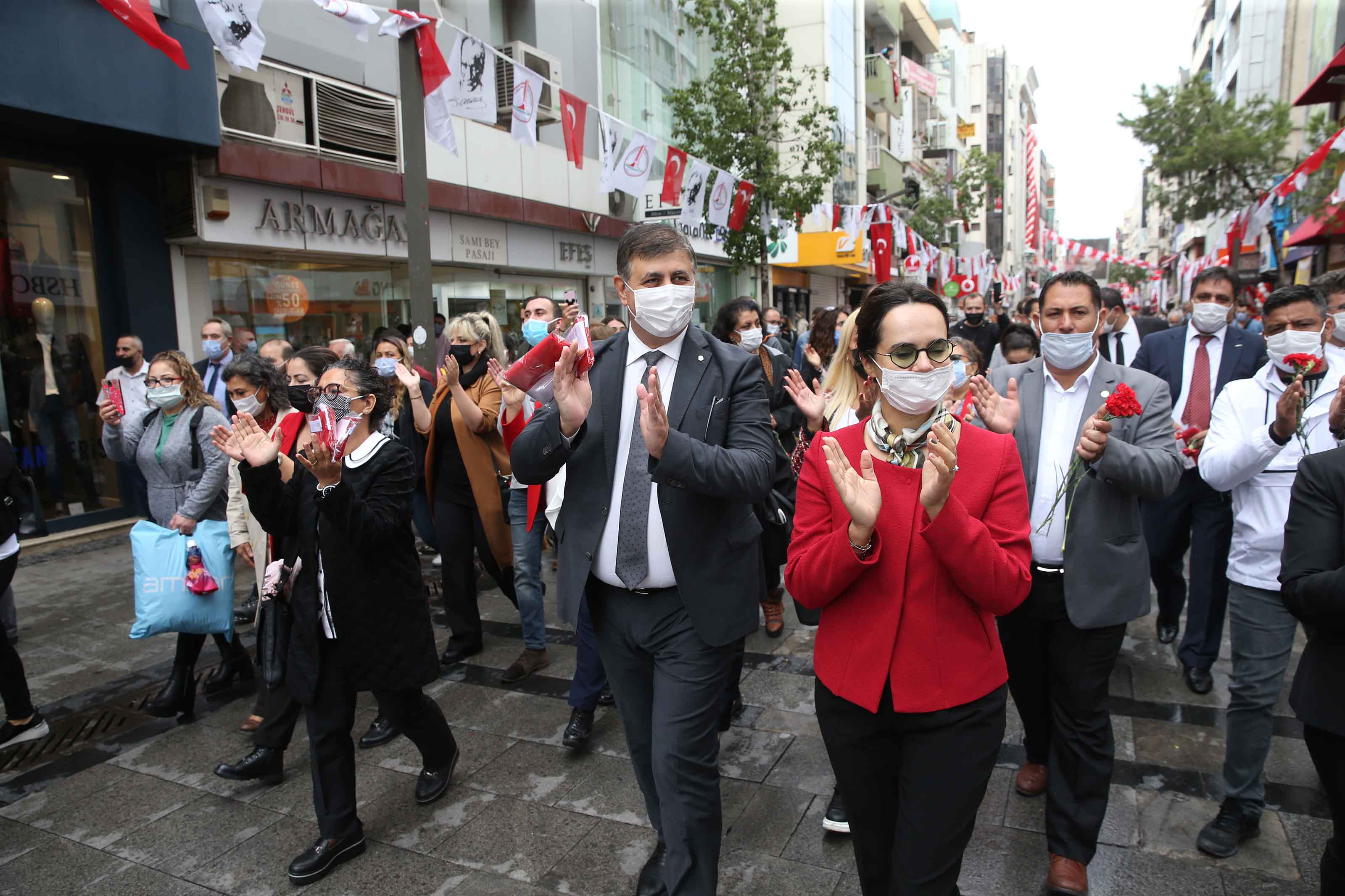 Karşıyaka’yı bayram coşkusu sardı!