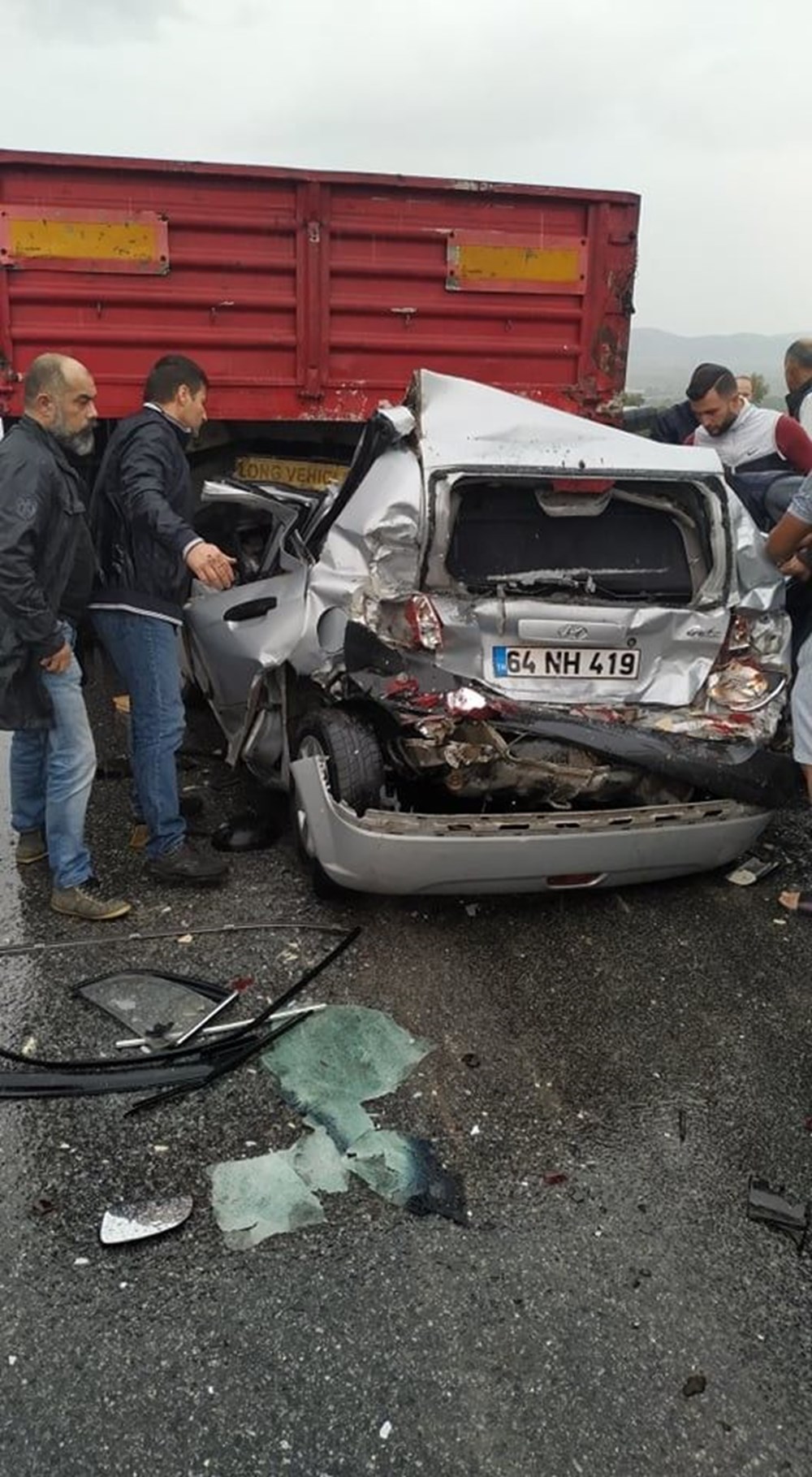 İzmir'de 9 aracın karıştığı zincirleme trafik kazası: 10 yaralı