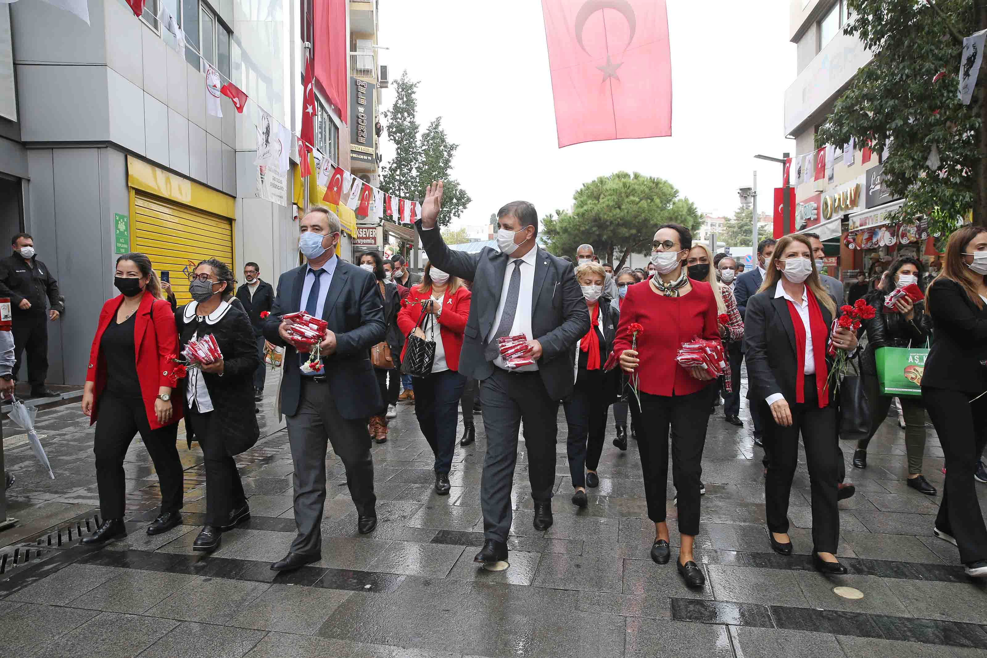 Karşıyaka’yı bayram coşkusu sardı!