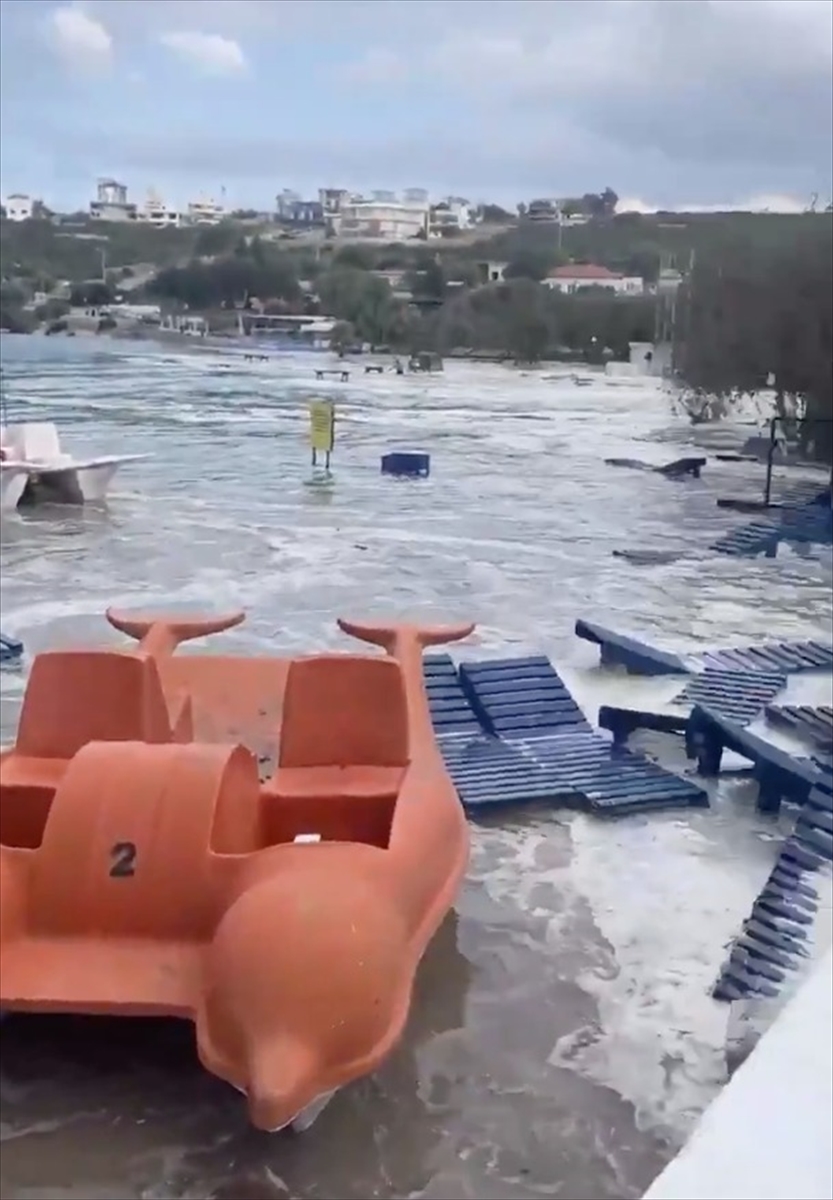 İzmir'de 6,6 büyüklüğündeki depremden kareler