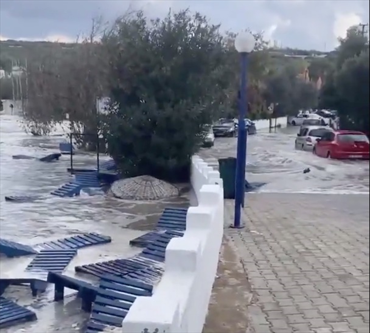 İzmir'de 6,6 büyüklüğündeki depremden kareler