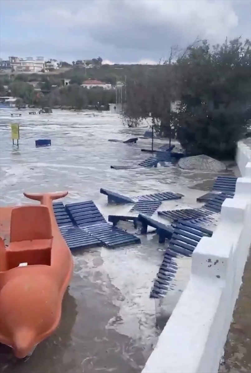 İzmir'de 6,6 büyüklüğündeki depremden kareler