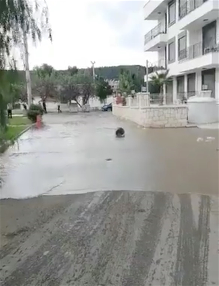 İzmir'de 6,6 büyüklüğündeki depremden kareler