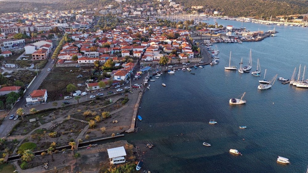 Tsunaminin vurduğu Seferihisar görüntülendi!