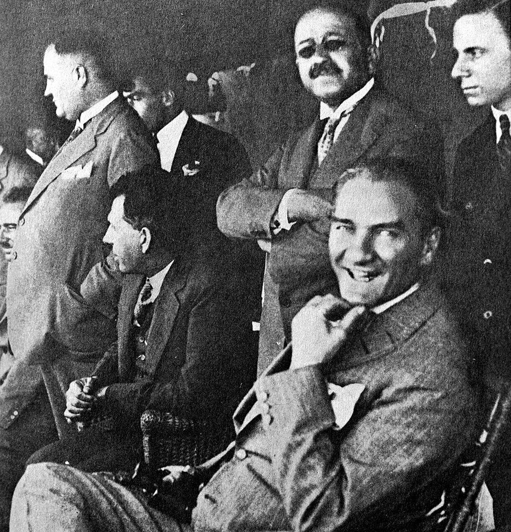 Az bilinen fotoğraflarıyla ölümünün 82. yılında Gazi Mustafa Kemal Atatürk...