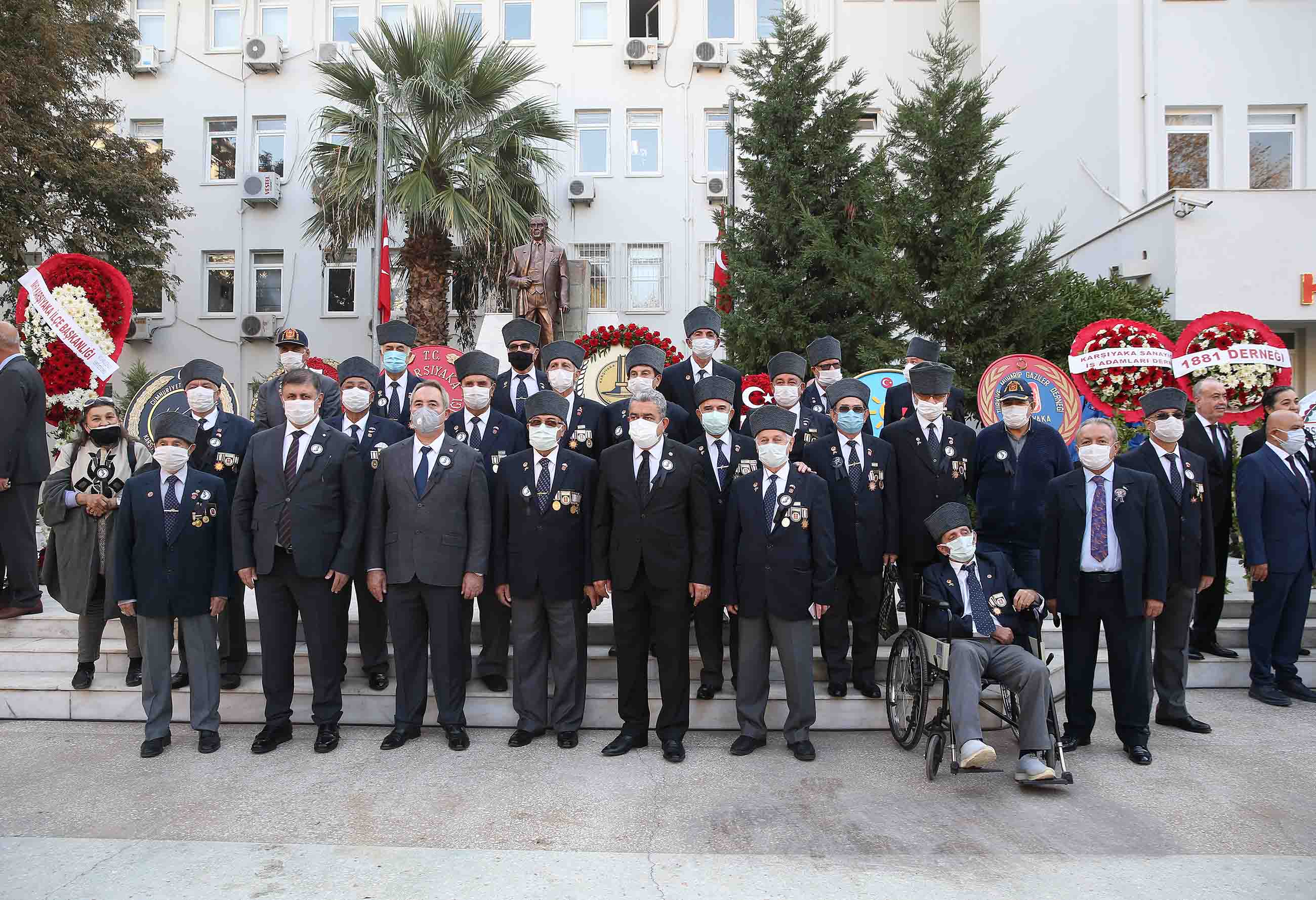 İzmir Ata'sını andı