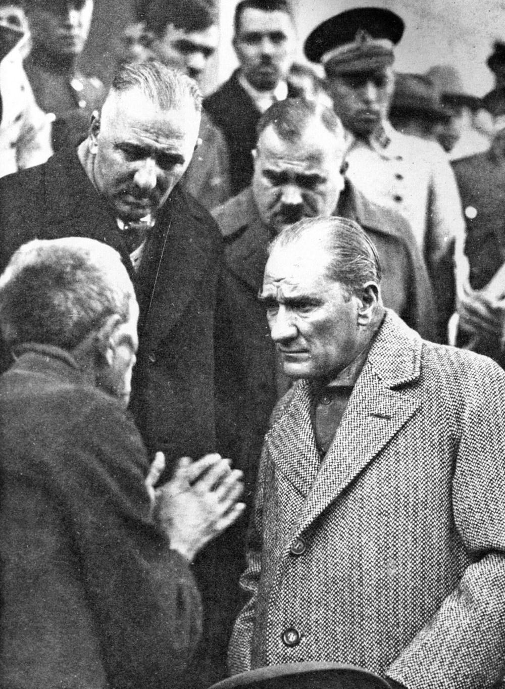 Az bilinen fotoğraflarıyla ölümünün 82. yılında Gazi Mustafa Kemal Atatürk...