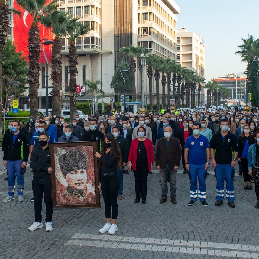 İzmir Ata'sını andı