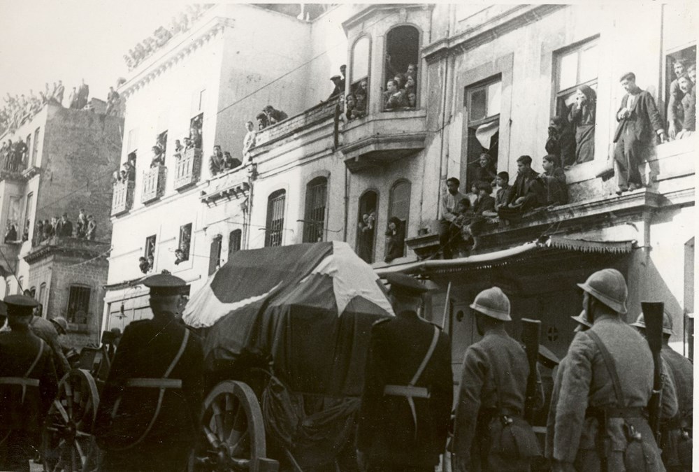 Az bilinen fotoğraflarıyla ölümünün 82. yılında Gazi Mustafa Kemal Atatürk...