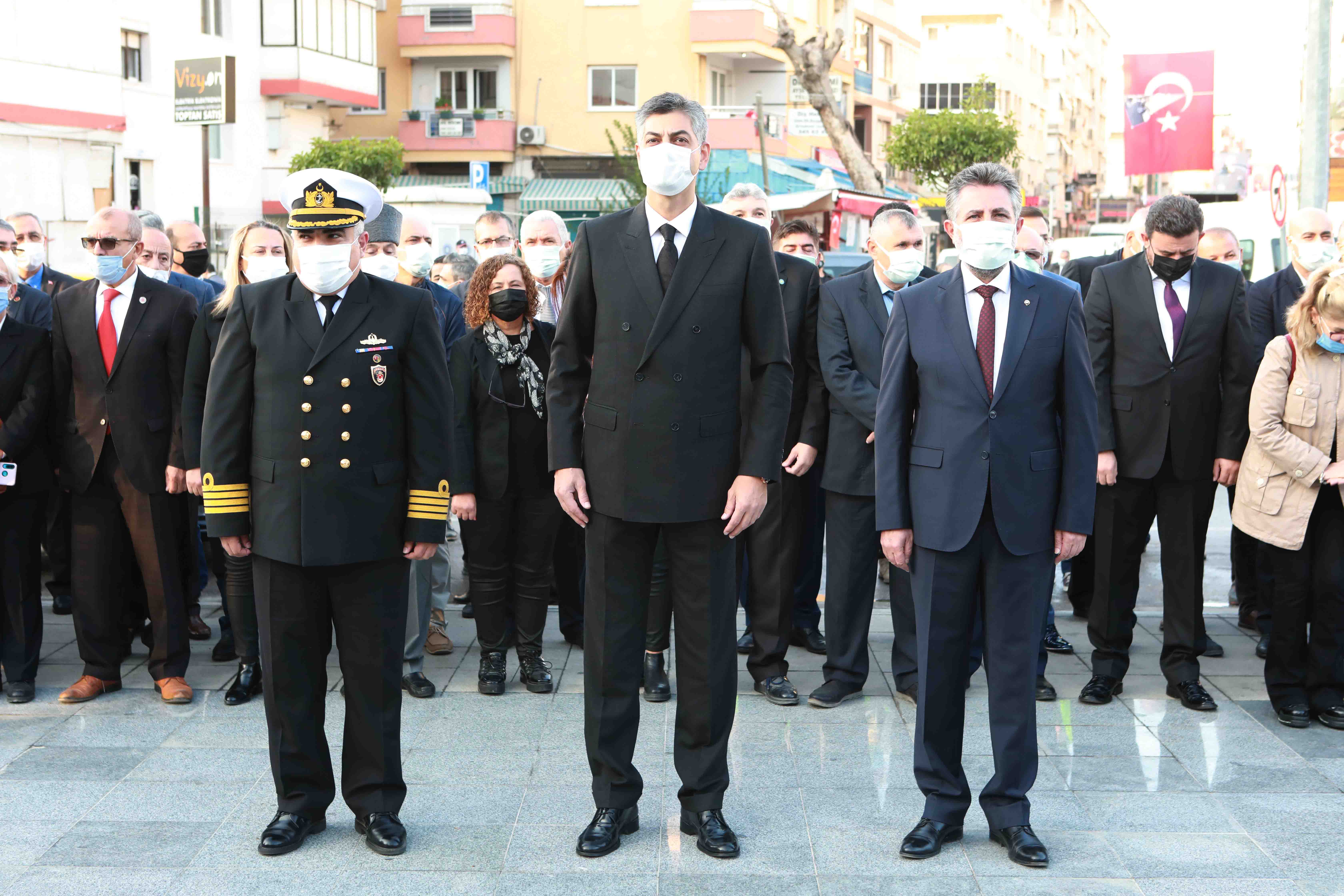 İzmir Ata'sını andı