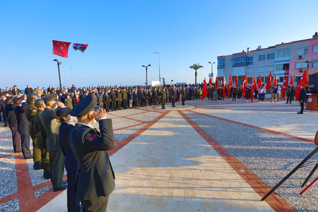 İzmir Ata'sını andı