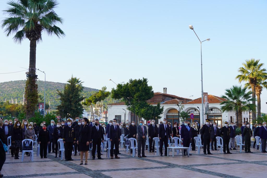 İzmir Ata'sını andı