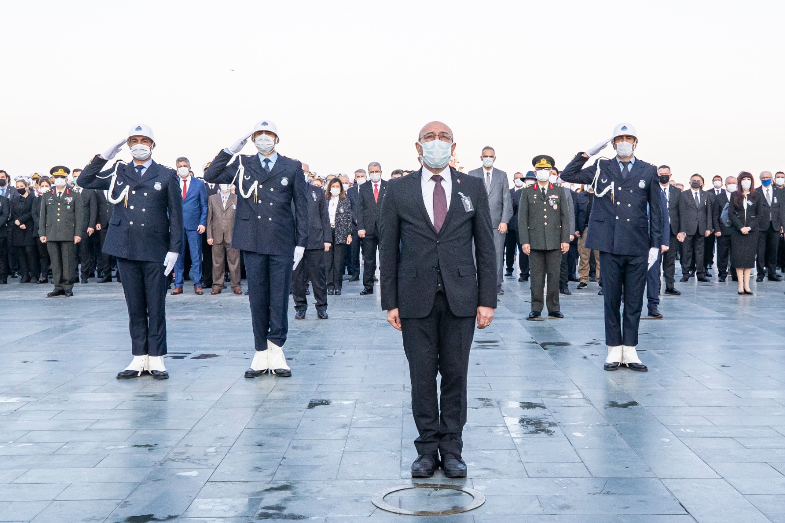 İzmir Ata'sını andı