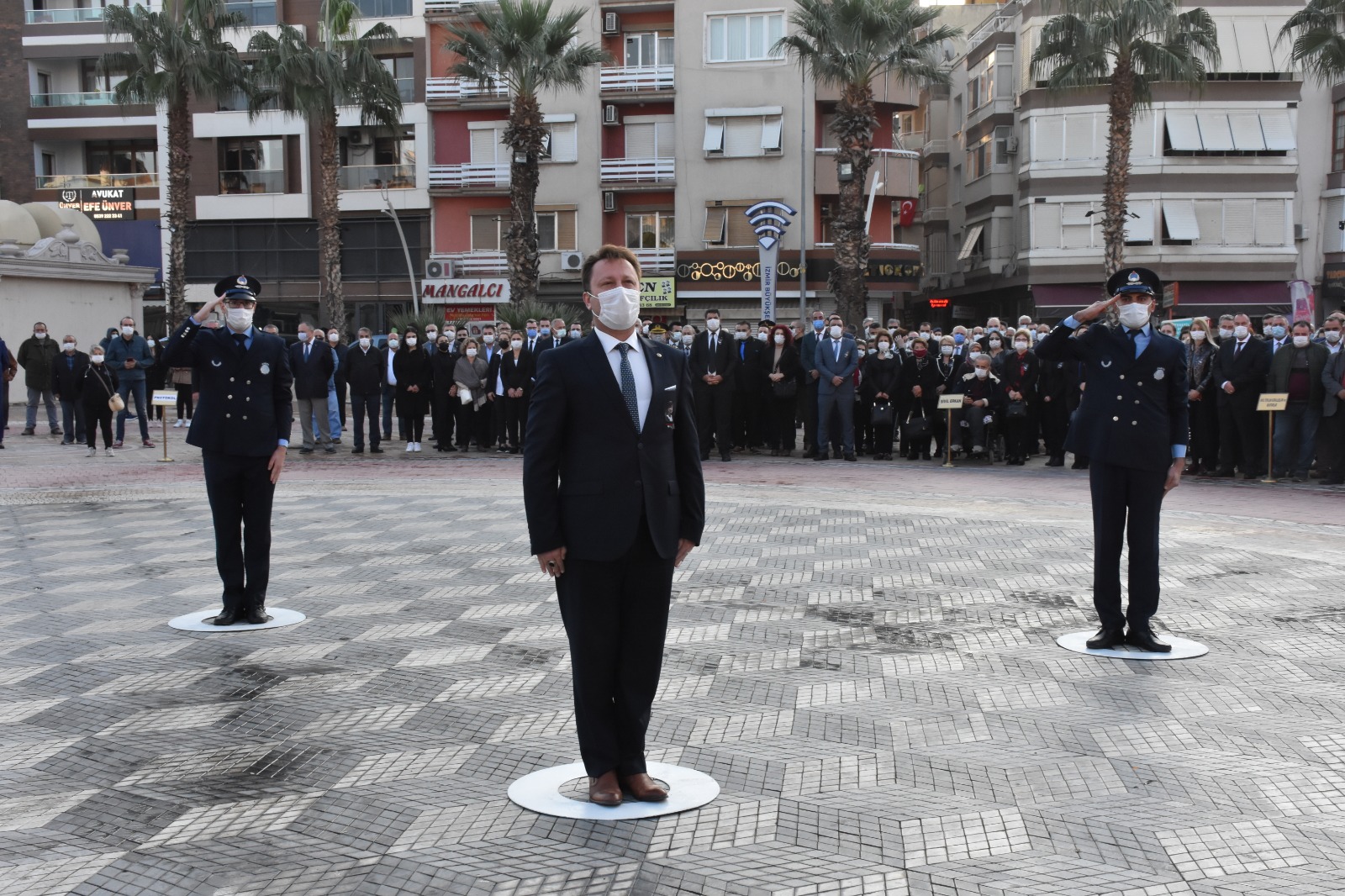 İzmir Ata'sını andı