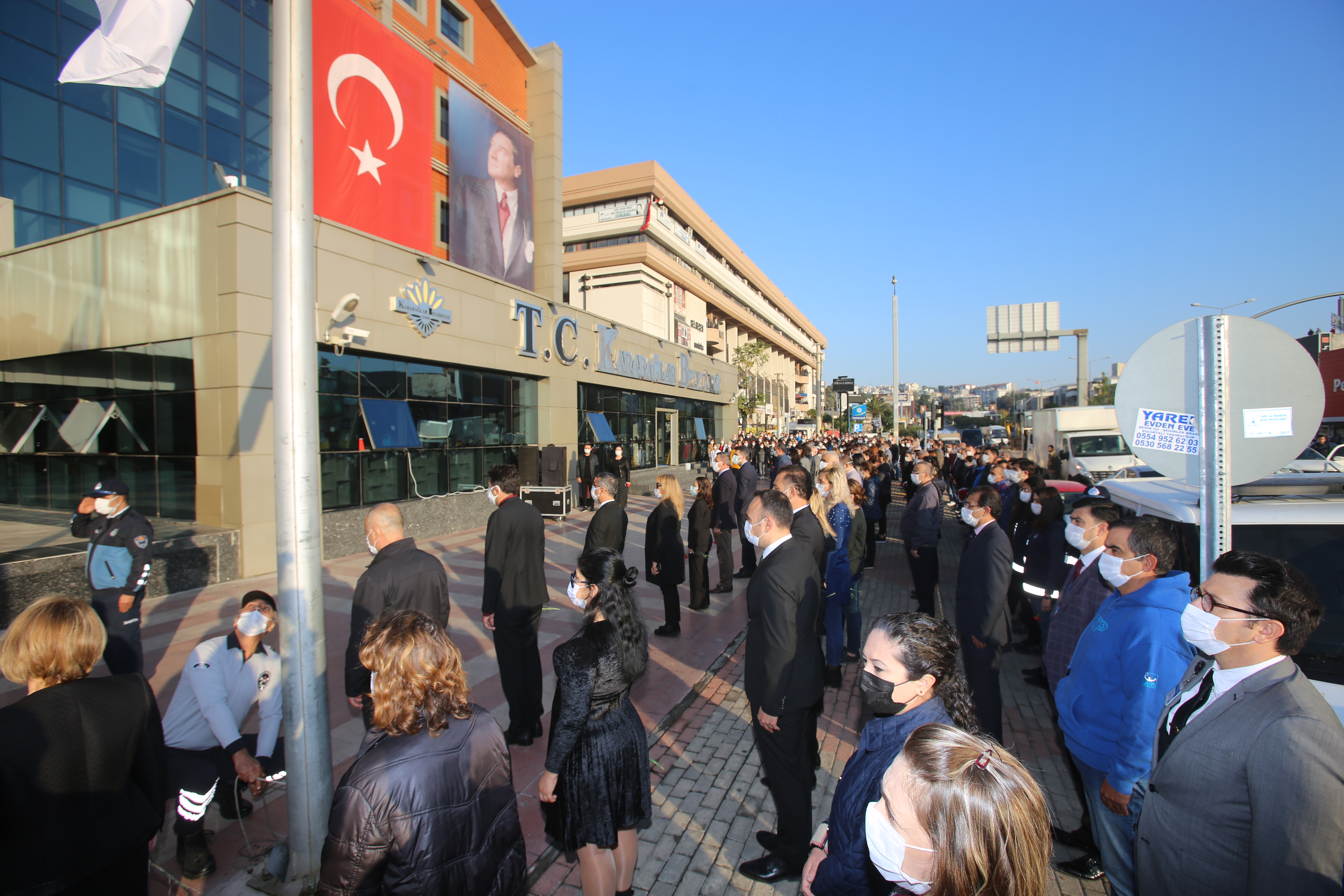 İzmir Ata'sını andı