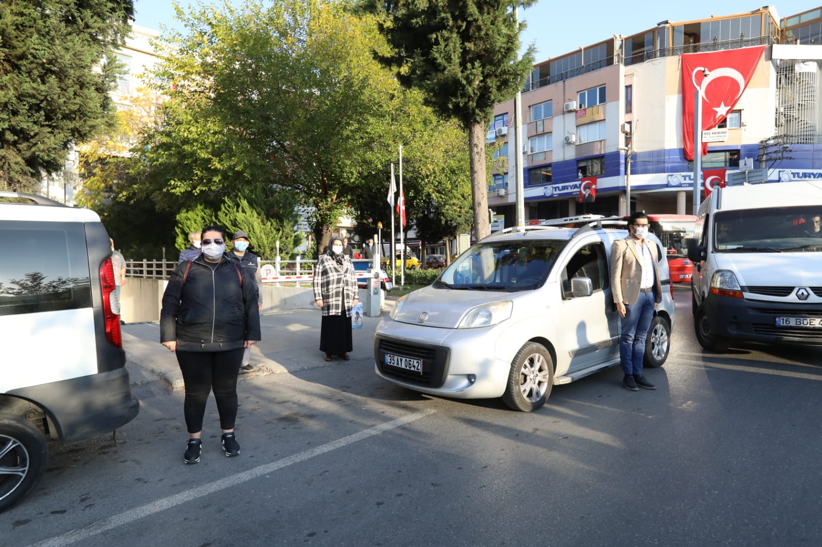 İzmir Ata'sını andı