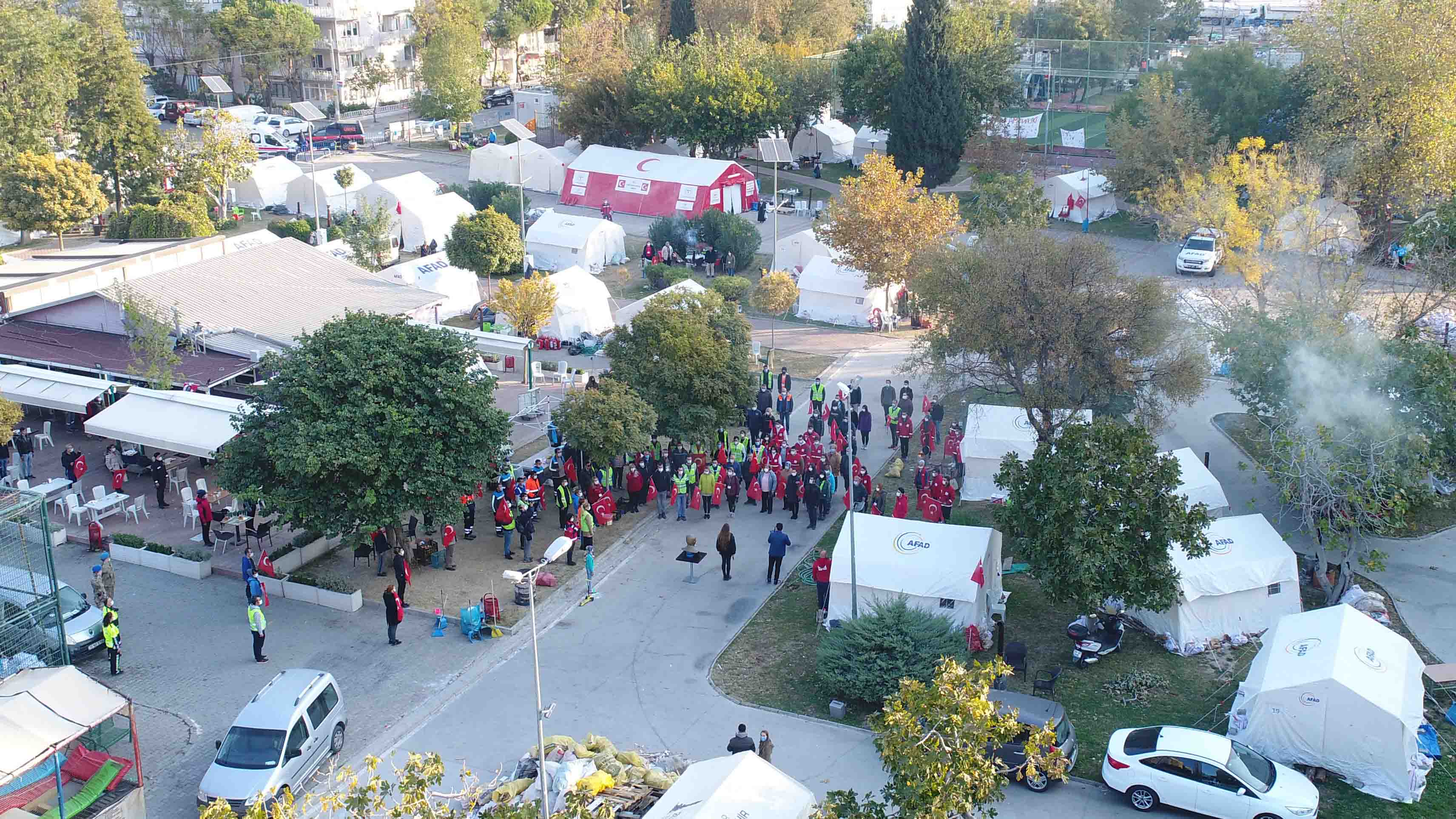 İzmir Ata'sını andı