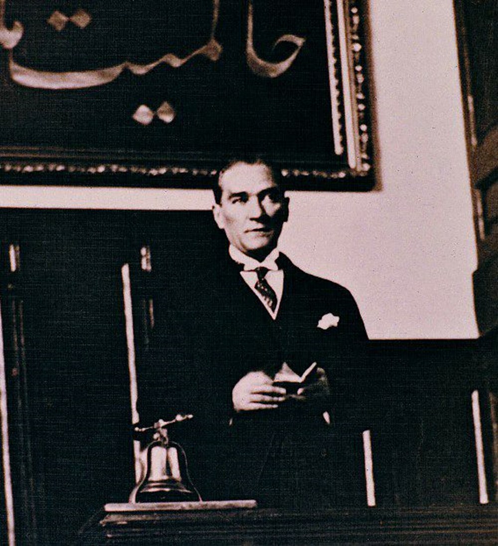 Az bilinen fotoğraflarıyla ölümünün 82. yılında Gazi Mustafa Kemal Atatürk...