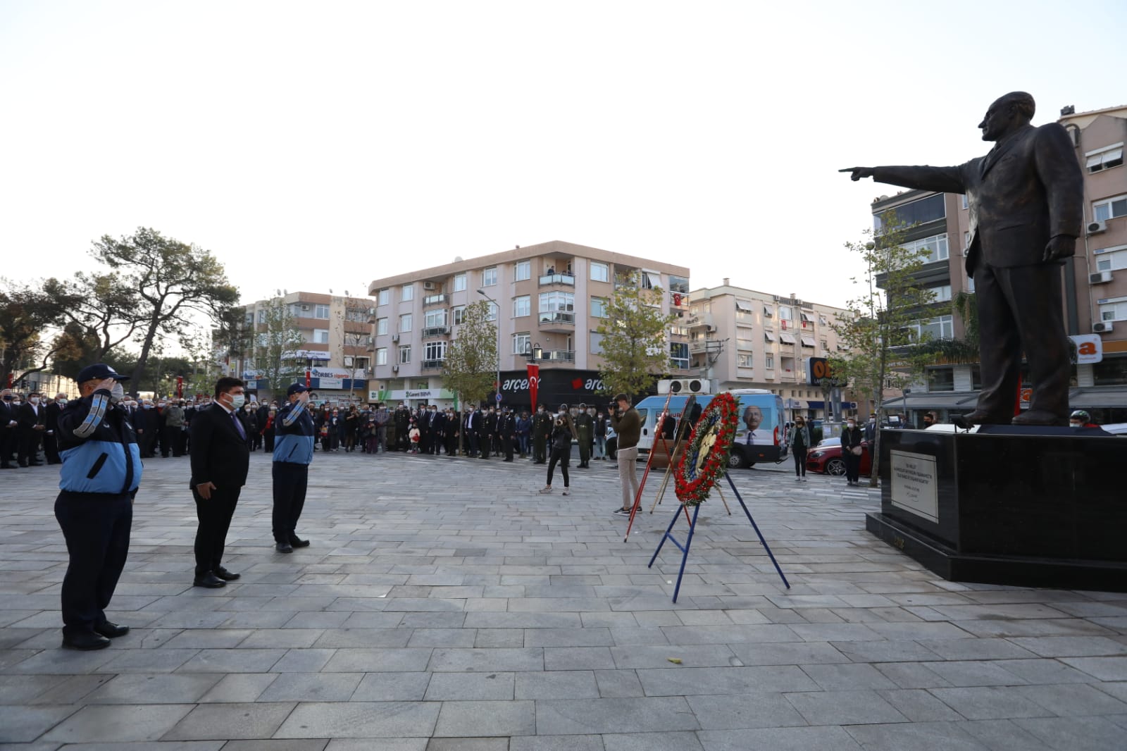 İzmir Ata'sını andı