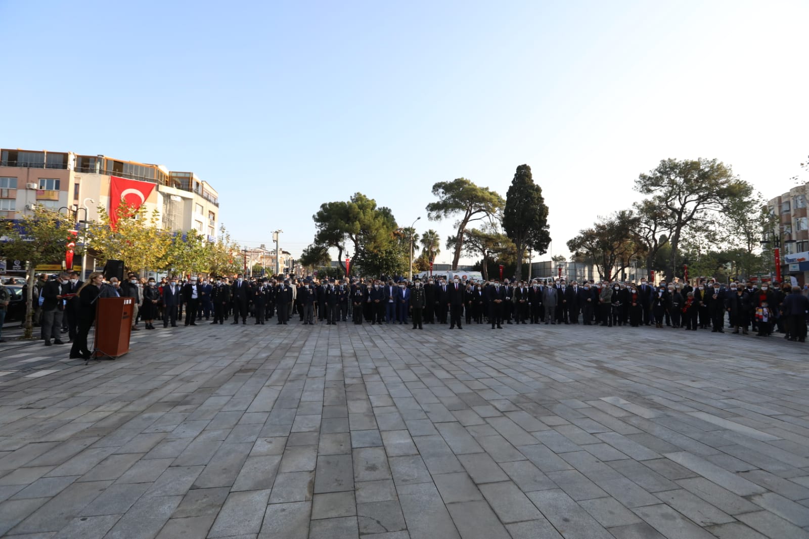 İzmir Ata'sını andı