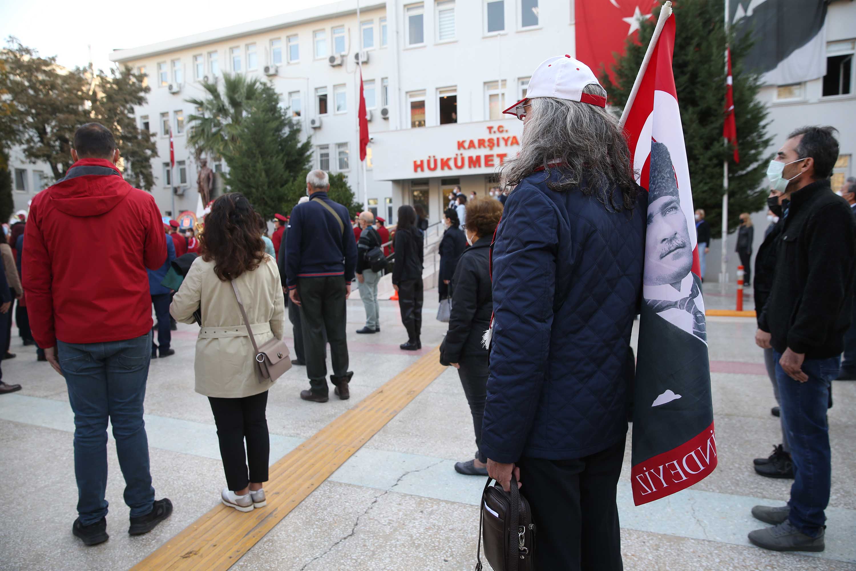 İzmir Ata'sını andı