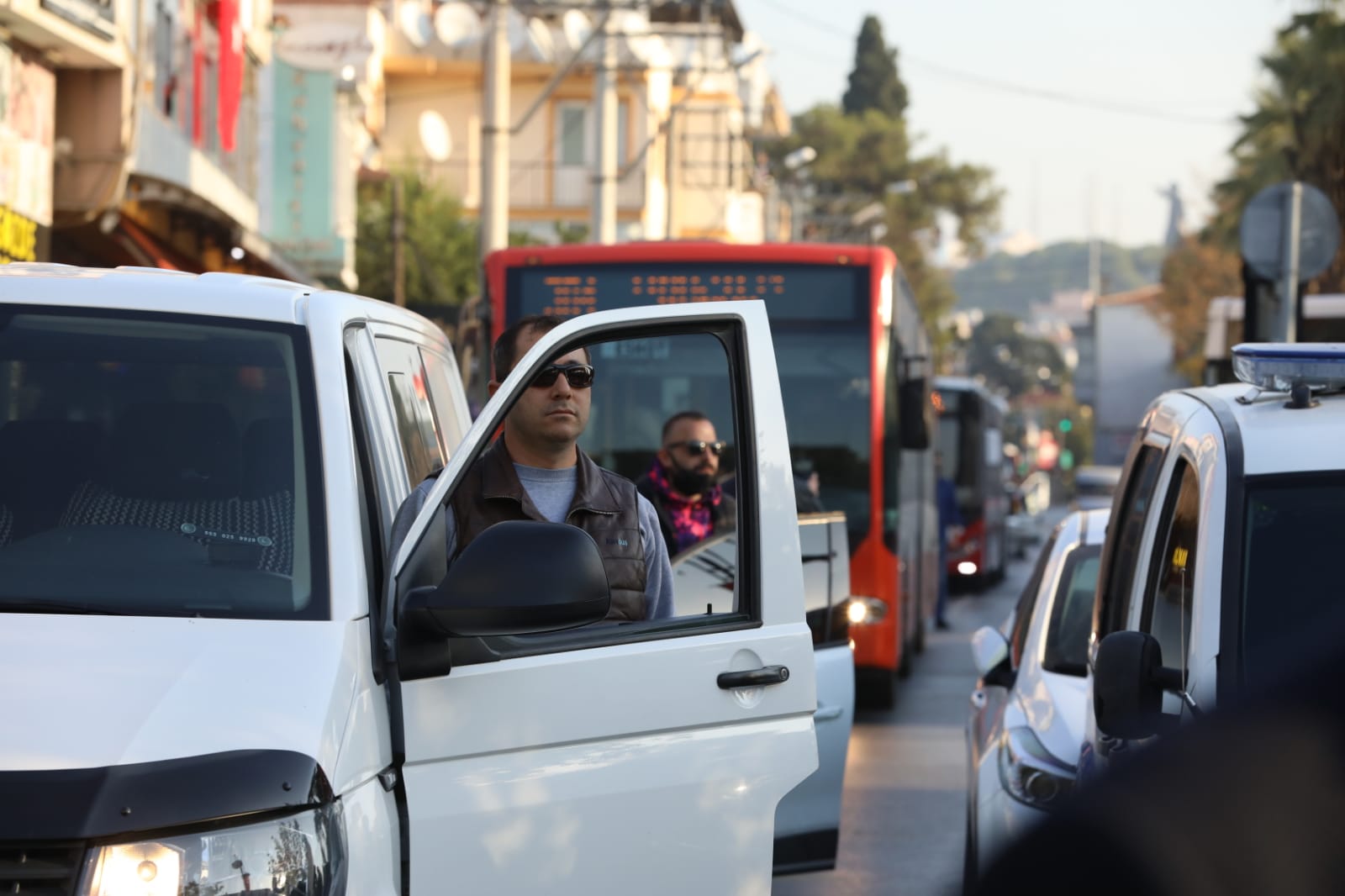 İzmir Ata'sını andı